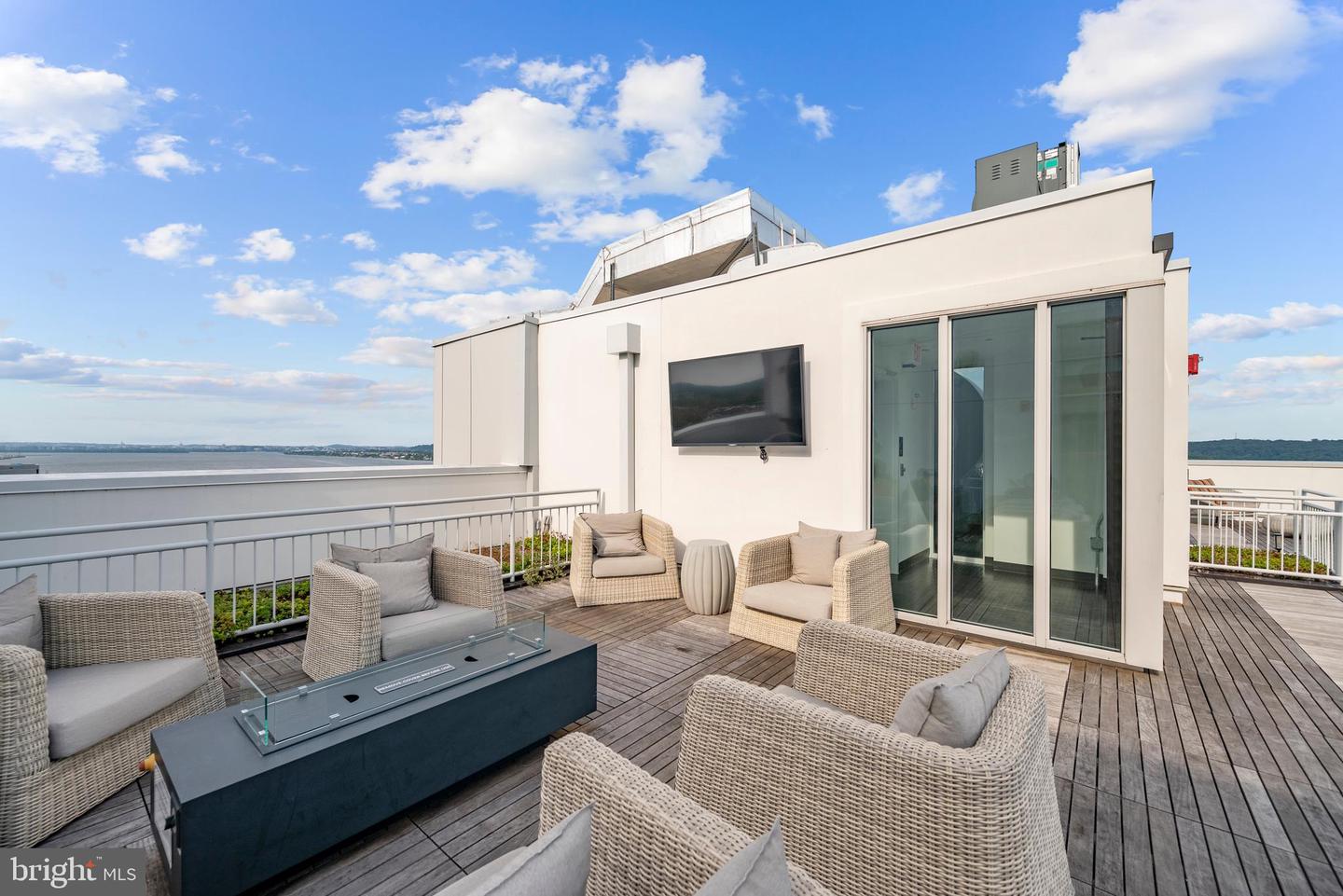 925 N FAIRFAX STREET #1203, ALEXANDRIA, Virginia 22314, 2 Bedrooms Bedrooms, ,2 BathroomsBathrooms,Residential,For sale,925 N FAIRFAX STREET #1203,VAAX2047284 MLS # VAAX2047284