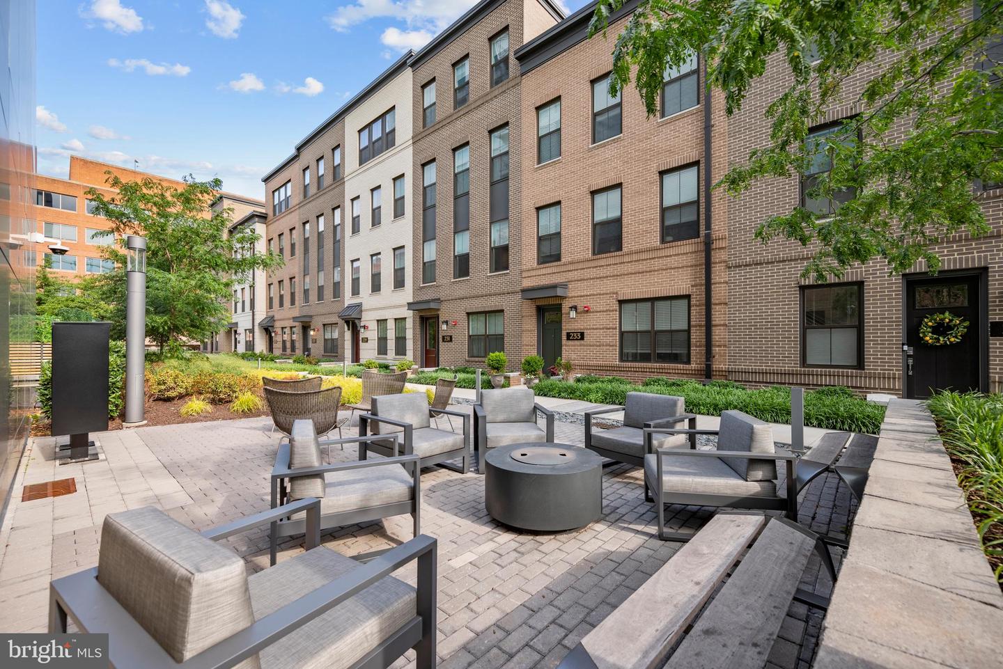 925 N FAIRFAX STREET #1203, ALEXANDRIA, Virginia 22314, 2 Bedrooms Bedrooms, ,2 BathroomsBathrooms,Residential,For sale,925 N FAIRFAX STREET #1203,VAAX2047284 MLS # VAAX2047284
