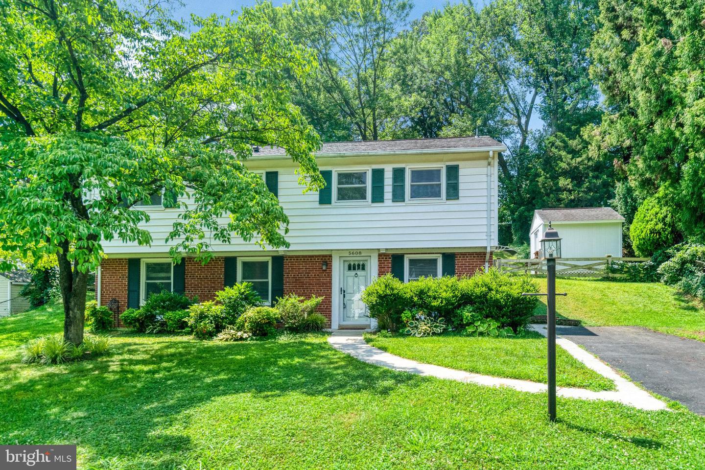 5608 LA VISTA DR, ALEXANDRIA, Virginia 22310, 4 Bedrooms Bedrooms, ,2 BathroomsBathrooms,Residential,For sale,5608 LA VISTA DR,VAFX2220318 MLS # VAFX2220318