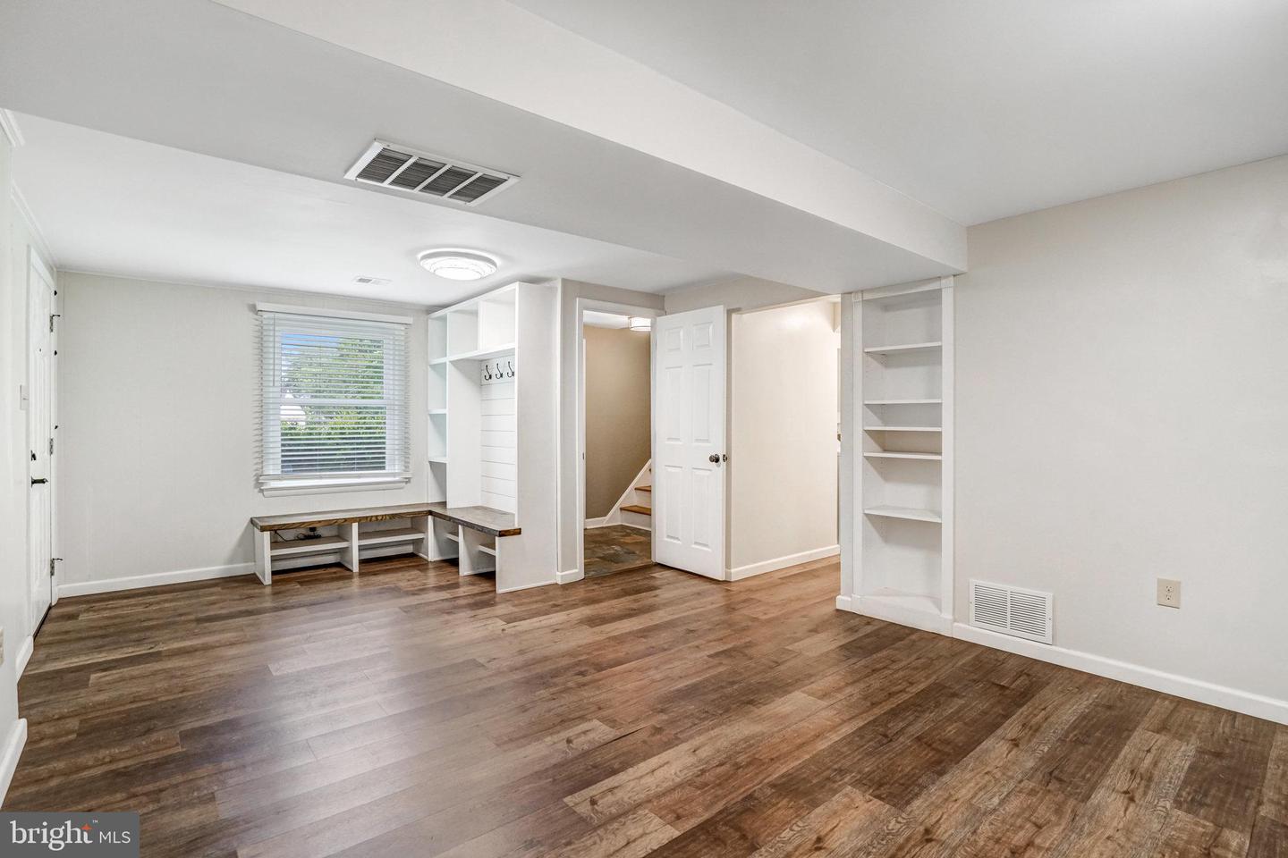 5608 LA VISTA DR, ALEXANDRIA, Virginia 22310, 4 Bedrooms Bedrooms, ,2 BathroomsBathrooms,Residential,For sale,5608 LA VISTA DR,VAFX2220318 MLS # VAFX2220318