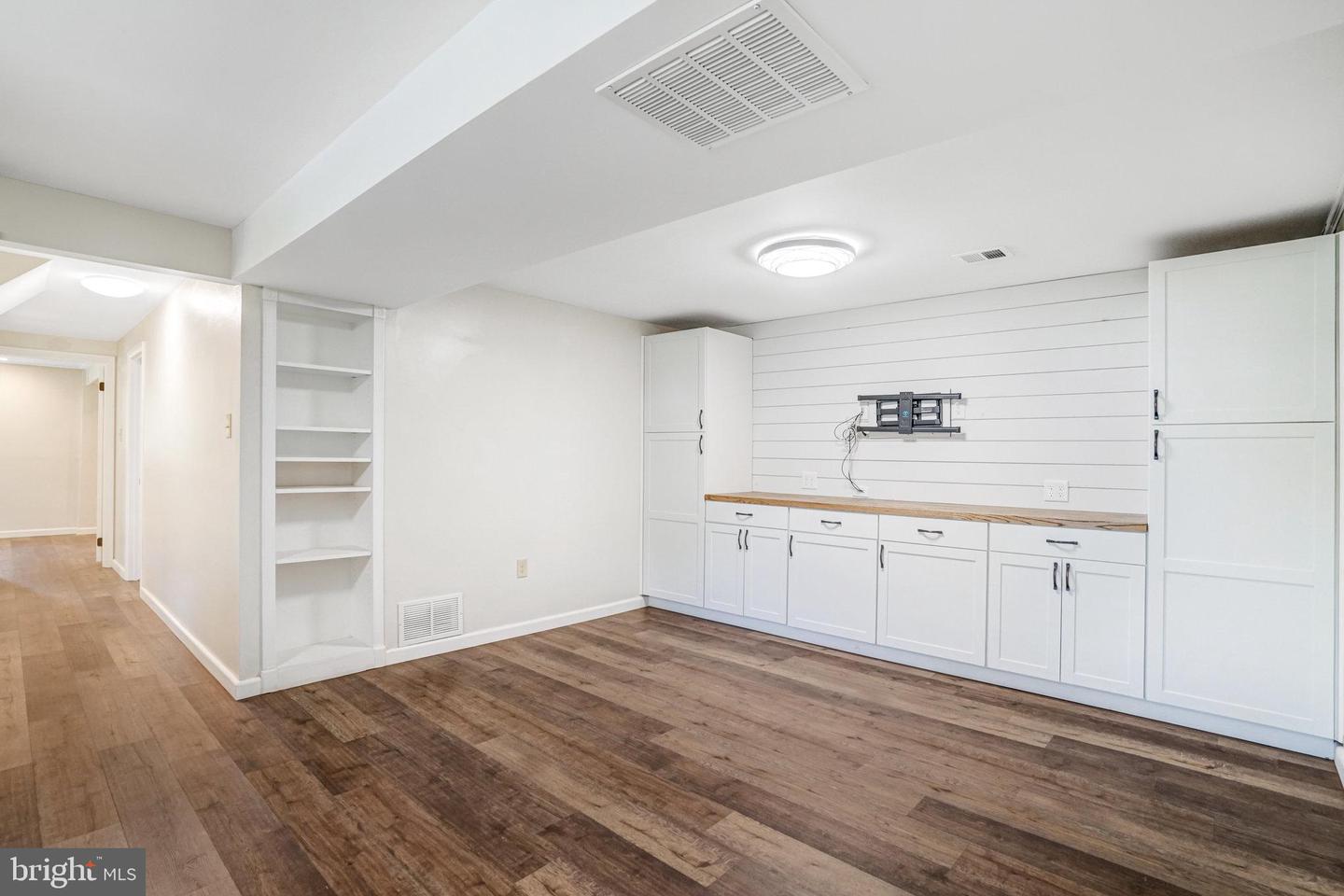5608 LA VISTA DR, ALEXANDRIA, Virginia 22310, 4 Bedrooms Bedrooms, ,2 BathroomsBathrooms,Residential,For sale,5608 LA VISTA DR,VAFX2220318 MLS # VAFX2220318
