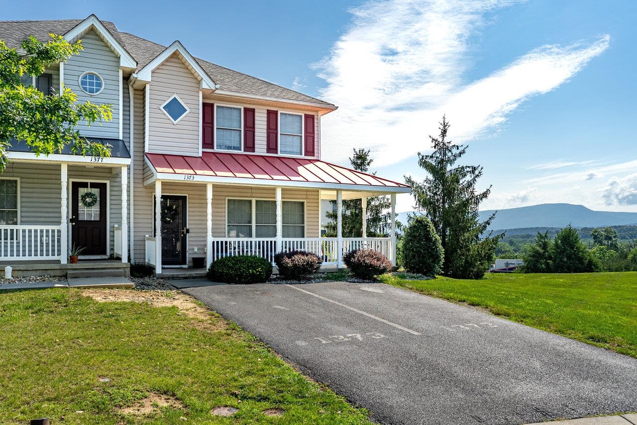 1373 GOLDFINCH DR, HARRISONBURG, Virginia 22802, 3 Bedrooms Bedrooms, ,2 BathroomsBathrooms,Residential,1373 GOLDFINCH DR,666513 MLS # 666513