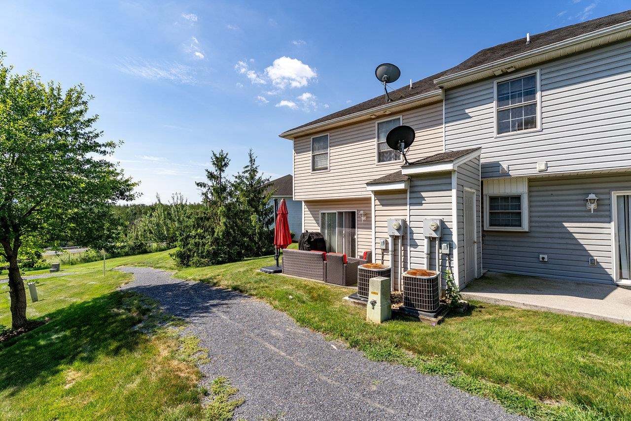 1373 GOLDFINCH DR, HARRISONBURG, Virginia 22802, 3 Bedrooms Bedrooms, ,2 BathroomsBathrooms,Residential,1373 GOLDFINCH DR,666513 MLS # 666513