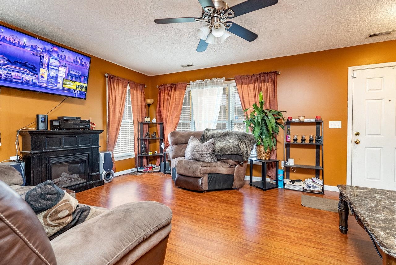 1373 GOLDFINCH DR, HARRISONBURG, Virginia 22802, 3 Bedrooms Bedrooms, ,2 BathroomsBathrooms,Residential,1373 GOLDFINCH DR,666513 MLS # 666513