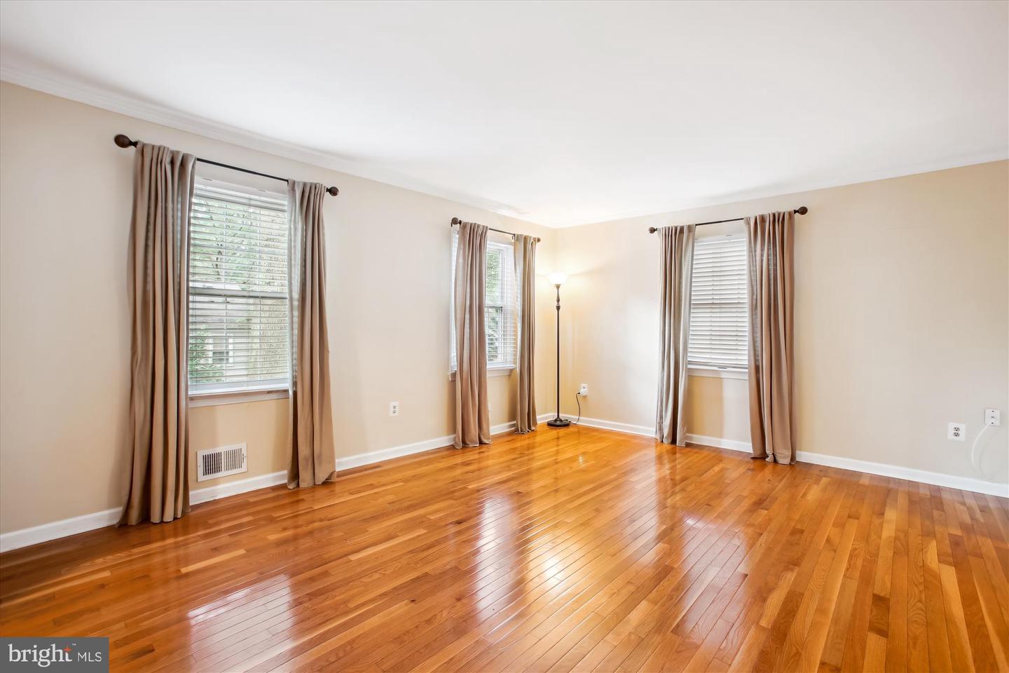 6808 STONEYBROOKE LN, ALEXANDRIA, Virginia 22306, 4 Bedrooms Bedrooms, ,2 BathroomsBathrooms,Residential,For sale,6808 STONEYBROOKE LN,VAFX2236542 MLS # VAFX2236542