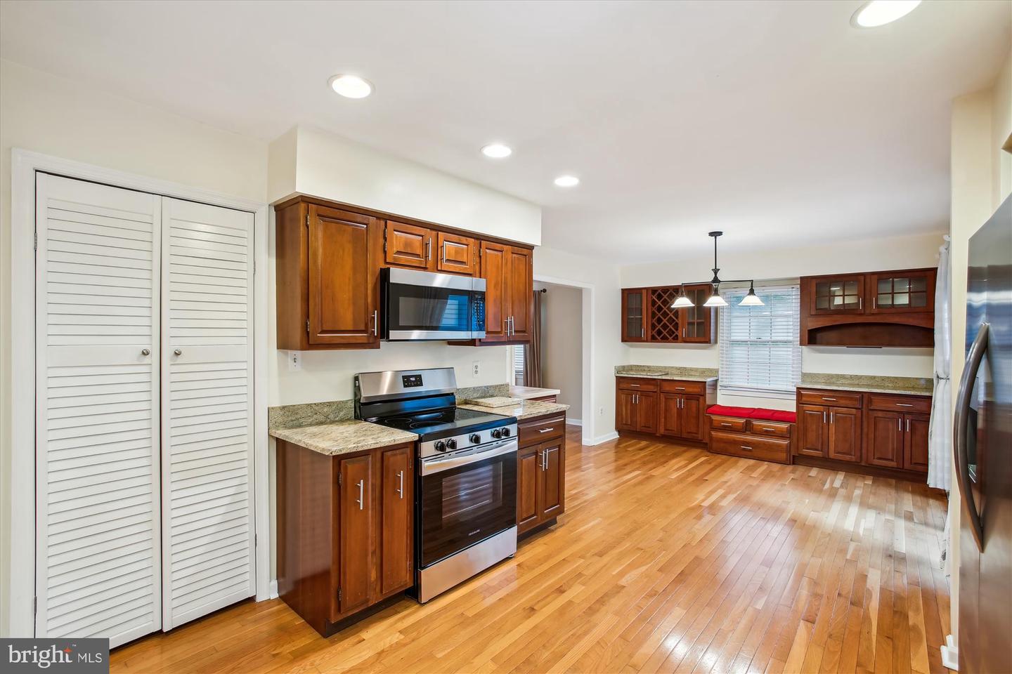 6808 STONEYBROOKE LN, ALEXANDRIA, Virginia 22306, 4 Bedrooms Bedrooms, ,2 BathroomsBathrooms,Residential,For sale,6808 STONEYBROOKE LN,VAFX2236542 MLS # VAFX2236542