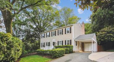 6808 STONEYBROOKE LN, ALEXANDRIA, Virginia 22306, 4 Bedrooms Bedrooms, ,2 BathroomsBathrooms,Residential,For sale,6808 STONEYBROOKE LN,VAFX2236542 MLS # VAFX2236542