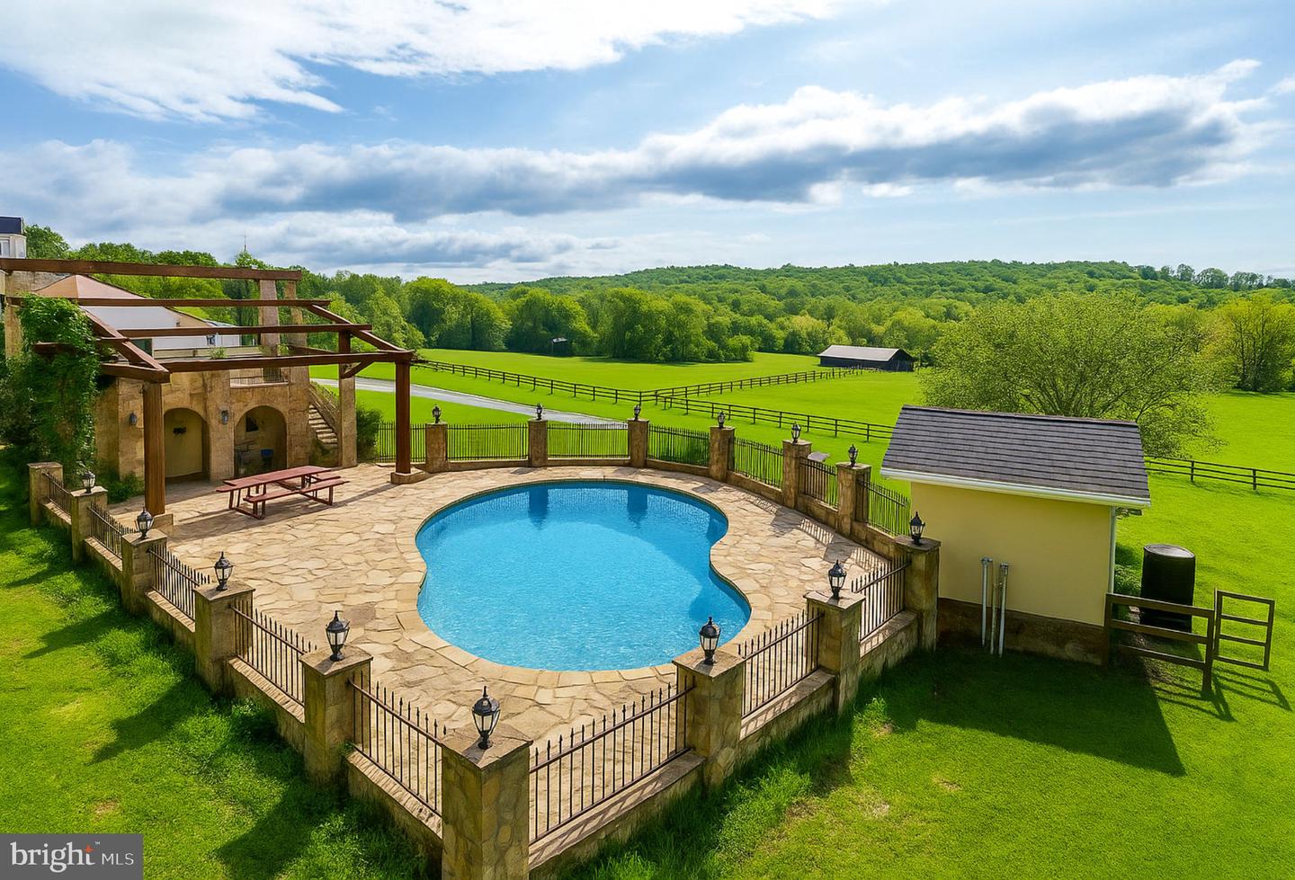 8511 LEEDS MANOR RD, WARRENTON, Virginia 20186, 4 Bedrooms Bedrooms, ,4 BathroomsBathrooms,Residential,For sale,8511 LEEDS MANOR RD,VAFQ2016382 MLS # VAFQ2016382