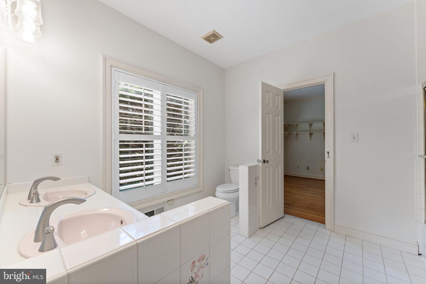 12040 WRIGHT LN, BRISTOW, Virginia 20136, 5 Bedrooms Bedrooms, ,3 BathroomsBathrooms,Residential,For sale,12040 WRIGHT LN,VAPW2093840 MLS # VAPW2093840
