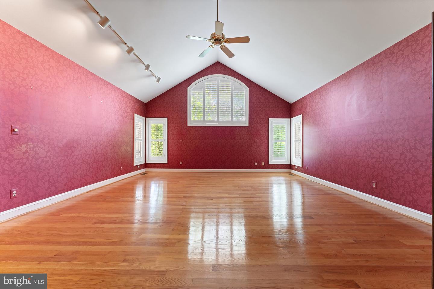 12040 WRIGHT LN, BRISTOW, Virginia 20136, 5 Bedrooms Bedrooms, ,3 BathroomsBathrooms,Residential,For sale,12040 WRIGHT LN,VAPW2093840 MLS # VAPW2093840