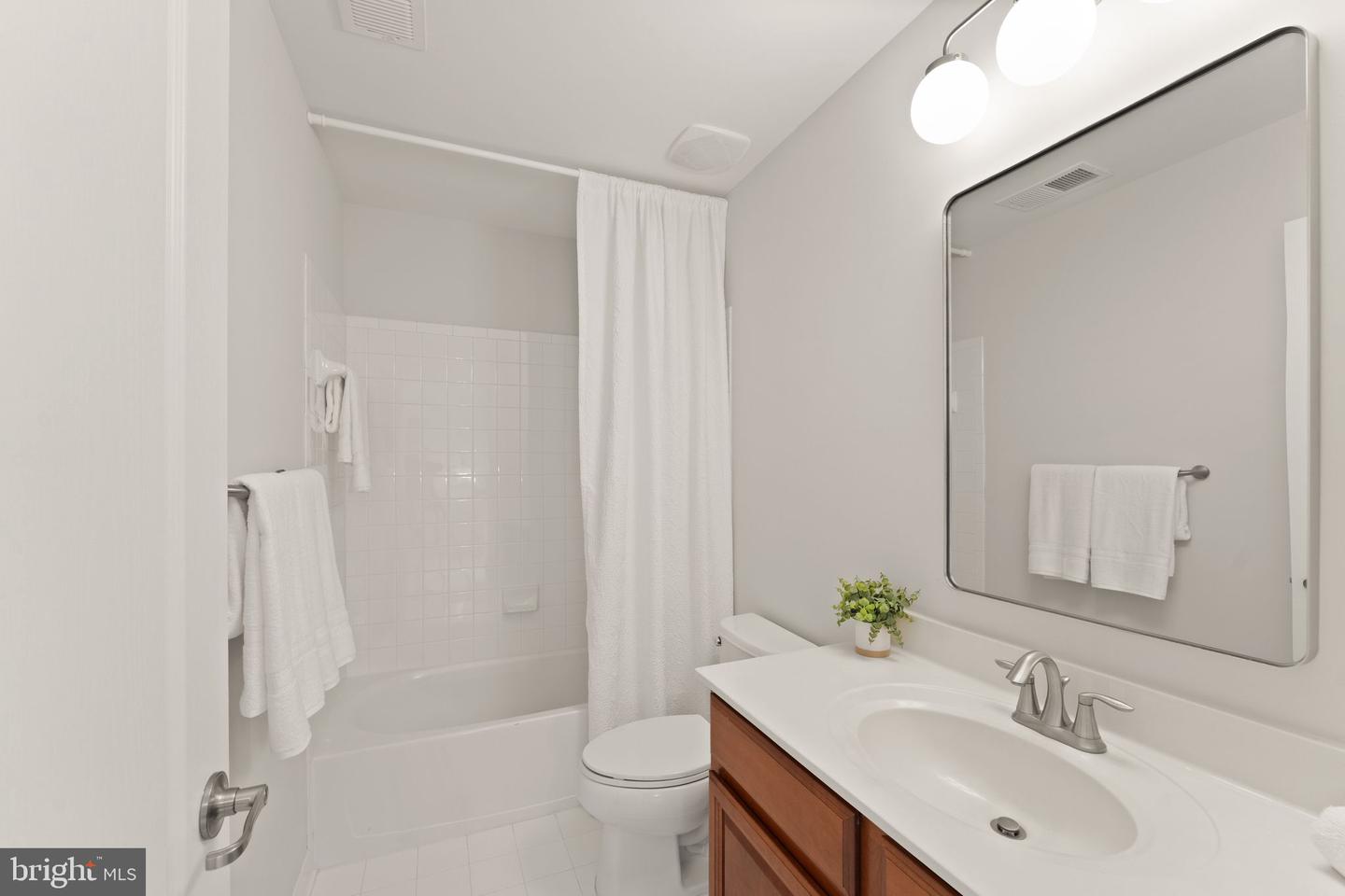 21928 PROVIDENCE FORGE DR, BRAMBLETON, Virginia 20148, 5 Bedrooms Bedrooms, ,4 BathroomsBathrooms,Residential,For sale,21928 PROVIDENCE FORGE DR,VALO2096402 MLS # VALO2096402