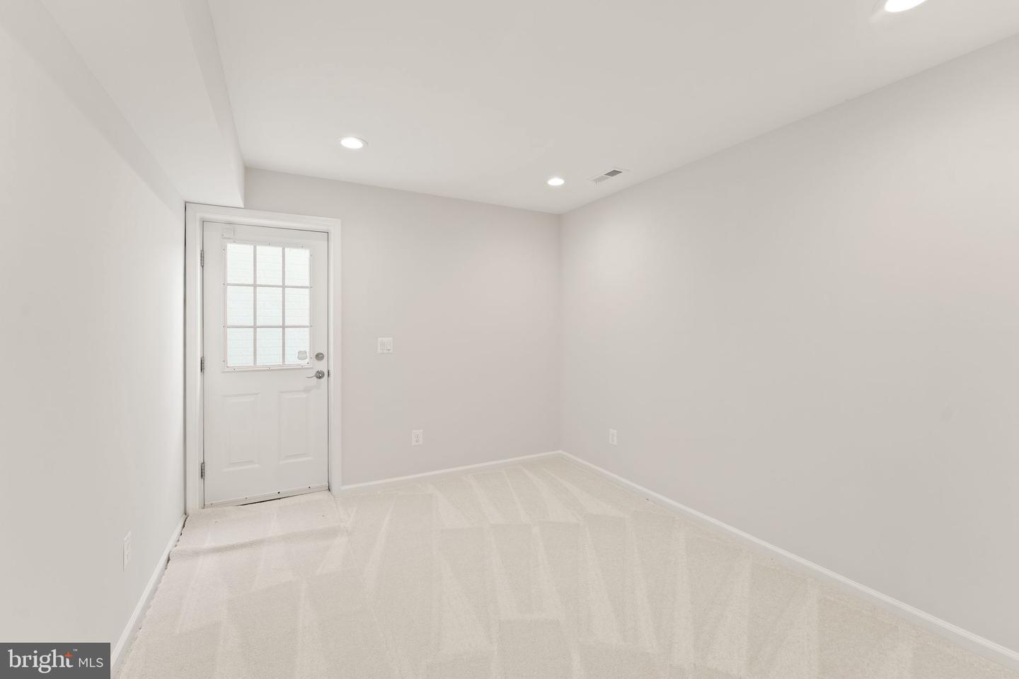 21928 PROVIDENCE FORGE DR, BRAMBLETON, Virginia 20148, 5 Bedrooms Bedrooms, ,4 BathroomsBathrooms,Residential,For sale,21928 PROVIDENCE FORGE DR,VALO2096402 MLS # VALO2096402