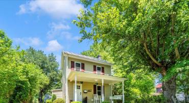 125 VIRGINIA AVE, BERRYVILLE, Virginia 22611, 3 Bedrooms Bedrooms, ,1 BathroomBathrooms,Residential,For sale,125 VIRGINIA AVE,VACL2003832 MLS # VACL2003832