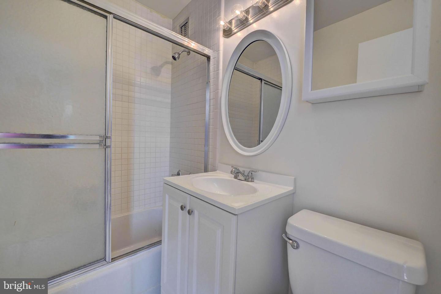 1121 ARLINGTON BLVD #505, ARLINGTON, Virginia 22209, 1 Bedroom Bedrooms, ,1 BathroomBathrooms,Residential,For sale,1121 ARLINGTON BLVD #505,VAAR2059054 MLS # VAAR2059054