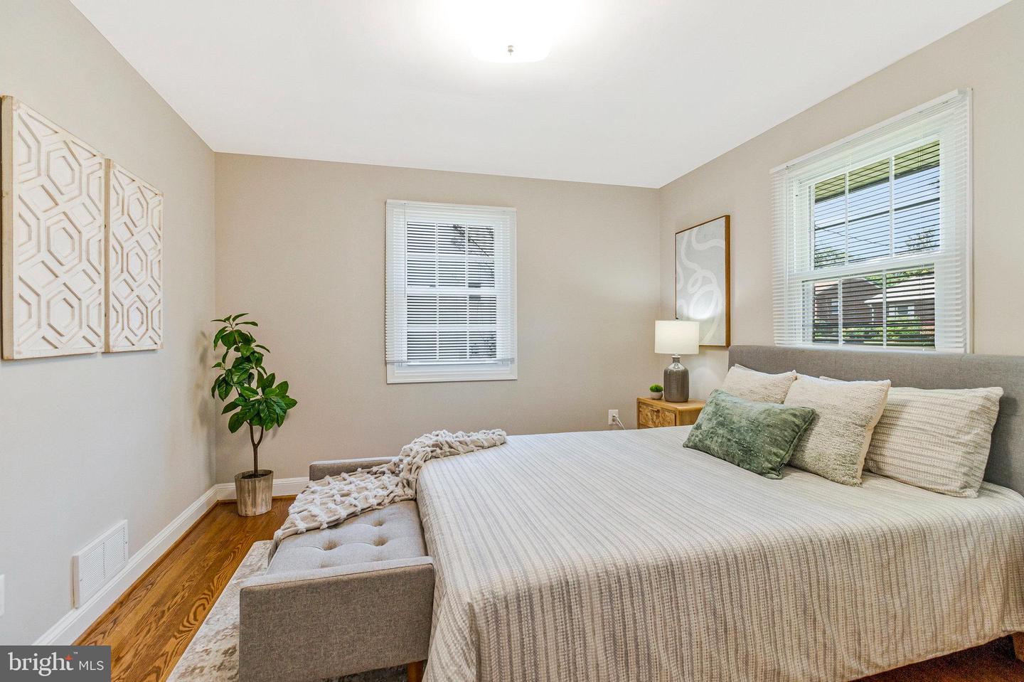 4752 6TH ST S, ARLINGTON, Virginia 22204, 4 Bedrooms Bedrooms, ,2 BathroomsBathrooms,Residential,For sale,4752 6TH ST S,VAAR2059598 MLS # VAAR2059598