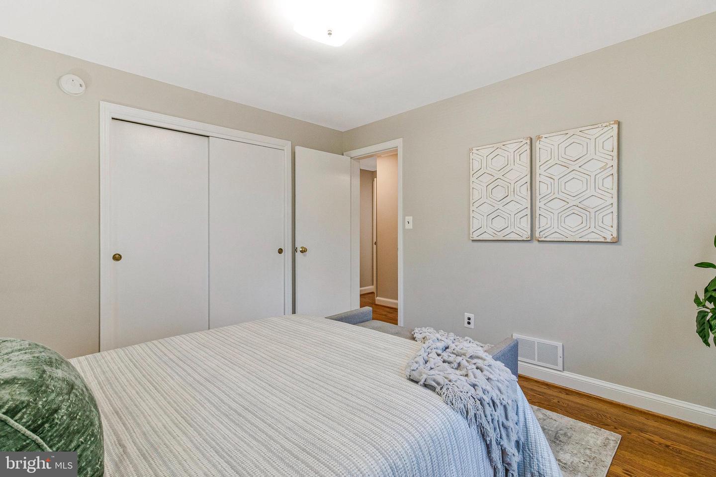 4752 6TH ST S, ARLINGTON, Virginia 22204, 4 Bedrooms Bedrooms, ,2 BathroomsBathrooms,Residential,For sale,4752 6TH ST S,VAAR2059598 MLS # VAAR2059598