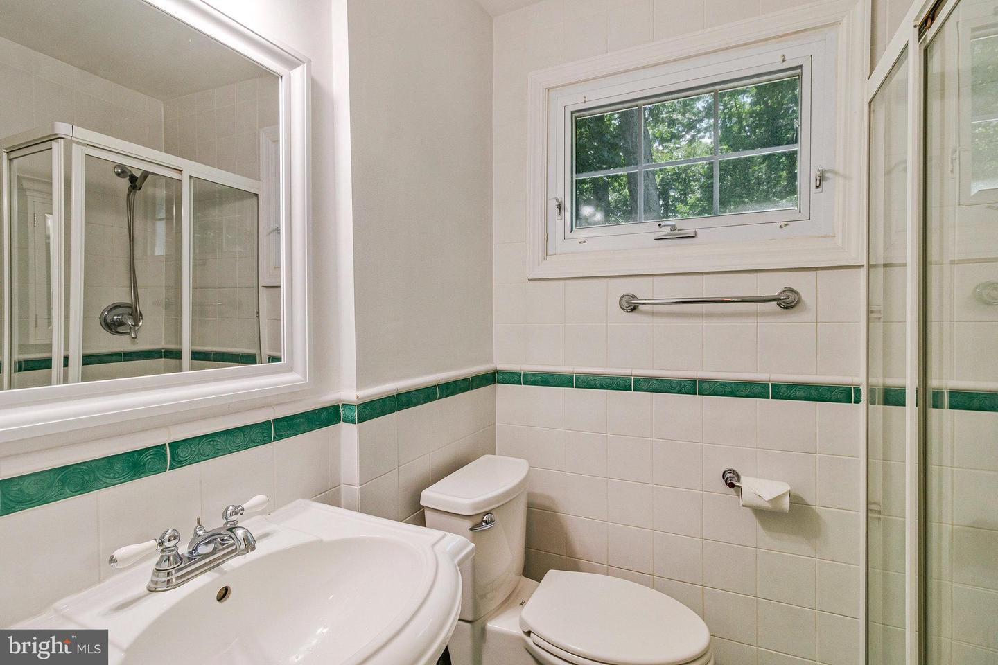 4752 6TH ST S, ARLINGTON, Virginia 22204, 4 Bedrooms Bedrooms, ,2 BathroomsBathrooms,Residential,For sale,4752 6TH ST S,VAAR2059598 MLS # VAAR2059598