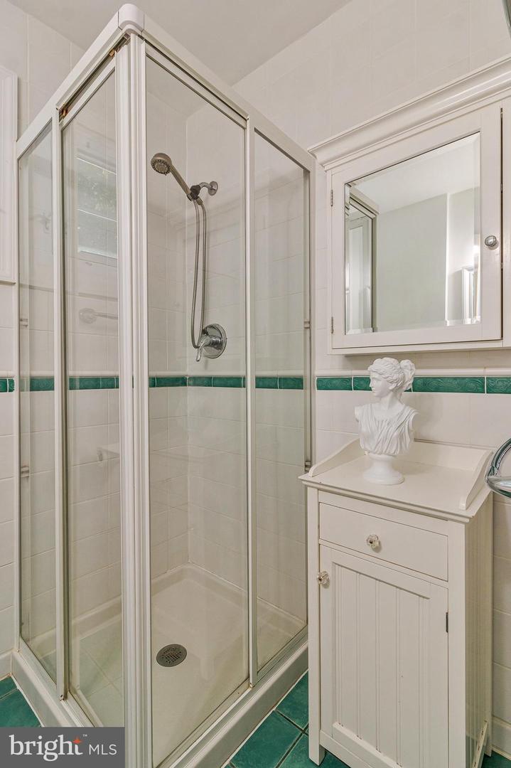 4752 6TH ST S, ARLINGTON, Virginia 22204, 4 Bedrooms Bedrooms, ,2 BathroomsBathrooms,Residential,For sale,4752 6TH ST S,VAAR2059598 MLS # VAAR2059598