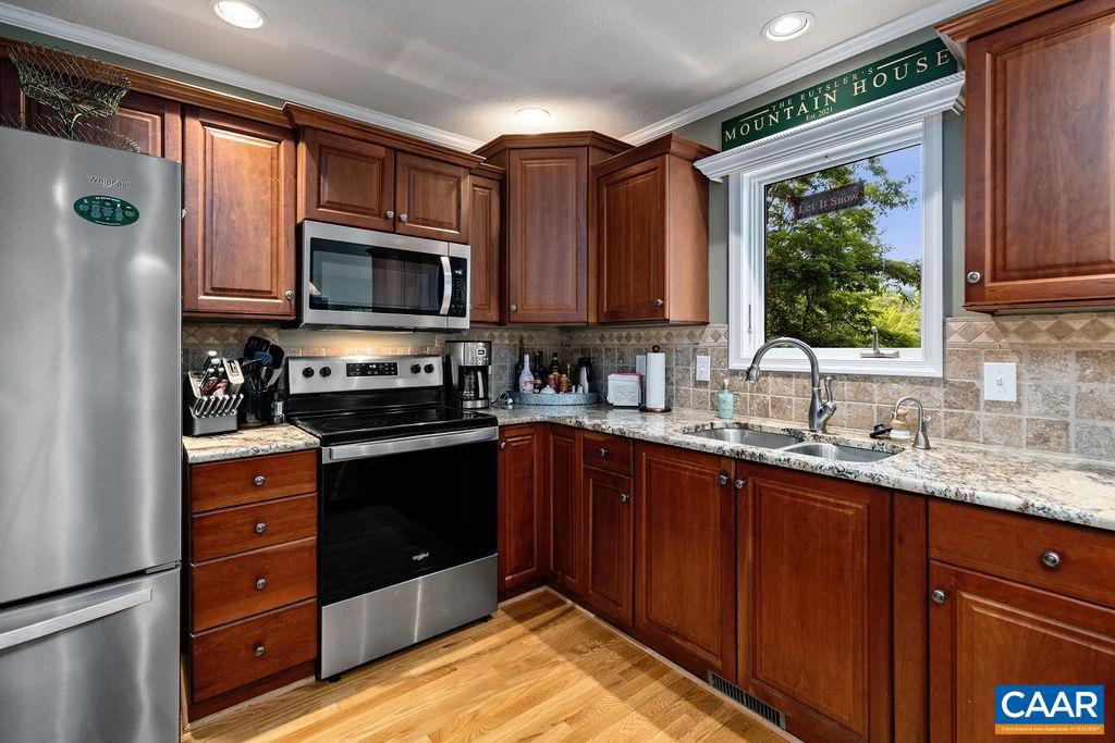 679 PEDLARS EDGE DR, WINTERGREEN, Virginia 22967, 4 Bedrooms Bedrooms, ,4 BathroomsBathrooms,Residential,For sale,679 PEDLARS EDGE DR,666261 MLS # 666261