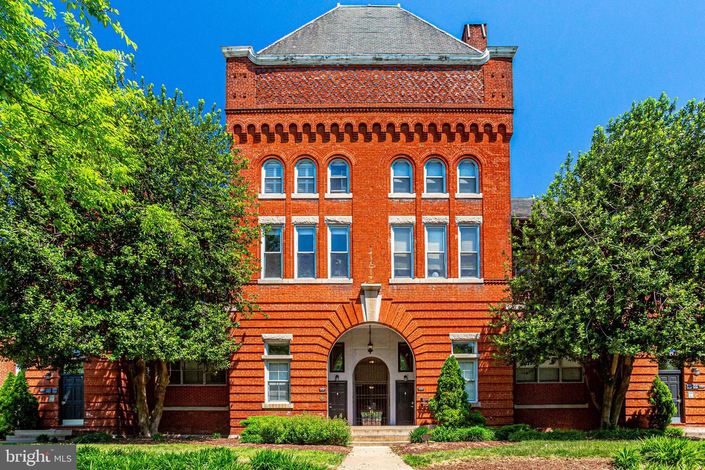 18 15TH ST NE #18, WASHINGTON, District Of Columbia 20002, 1 Bedroom Bedrooms, ,1 BathroomBathrooms,Residential,For sale,18 15TH ST NE #18,DCDC2208532 MLS # DCDC2208532