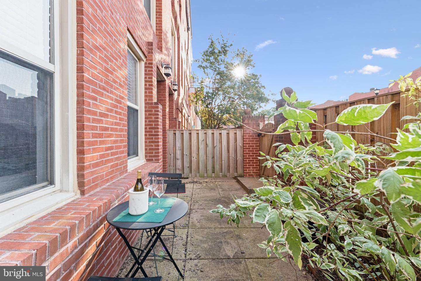 18 15TH ST NE #18, WASHINGTON, District Of Columbia 20002, 1 Bedroom Bedrooms, ,1 BathroomBathrooms,Residential,For sale,18 15TH ST NE #18,DCDC2208532 MLS # DCDC2208532