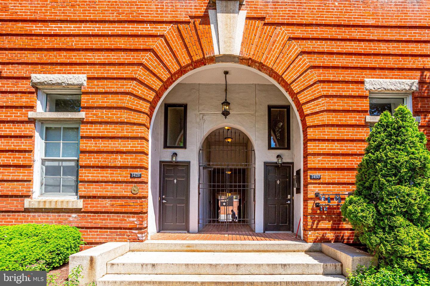18 15TH ST NE #18, WASHINGTON, District Of Columbia 20002, 1 Bedroom Bedrooms, ,1 BathroomBathrooms,Residential,For sale,18 15TH ST NE #18,DCDC2208532 MLS # DCDC2208532