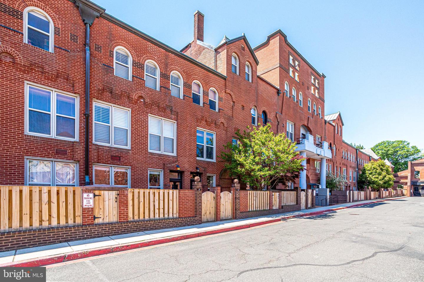 18 15TH ST NE #18, WASHINGTON, District Of Columbia 20002, 1 Bedroom Bedrooms, ,1 BathroomBathrooms,Residential,For sale,18 15TH ST NE #18,DCDC2208532 MLS # DCDC2208532