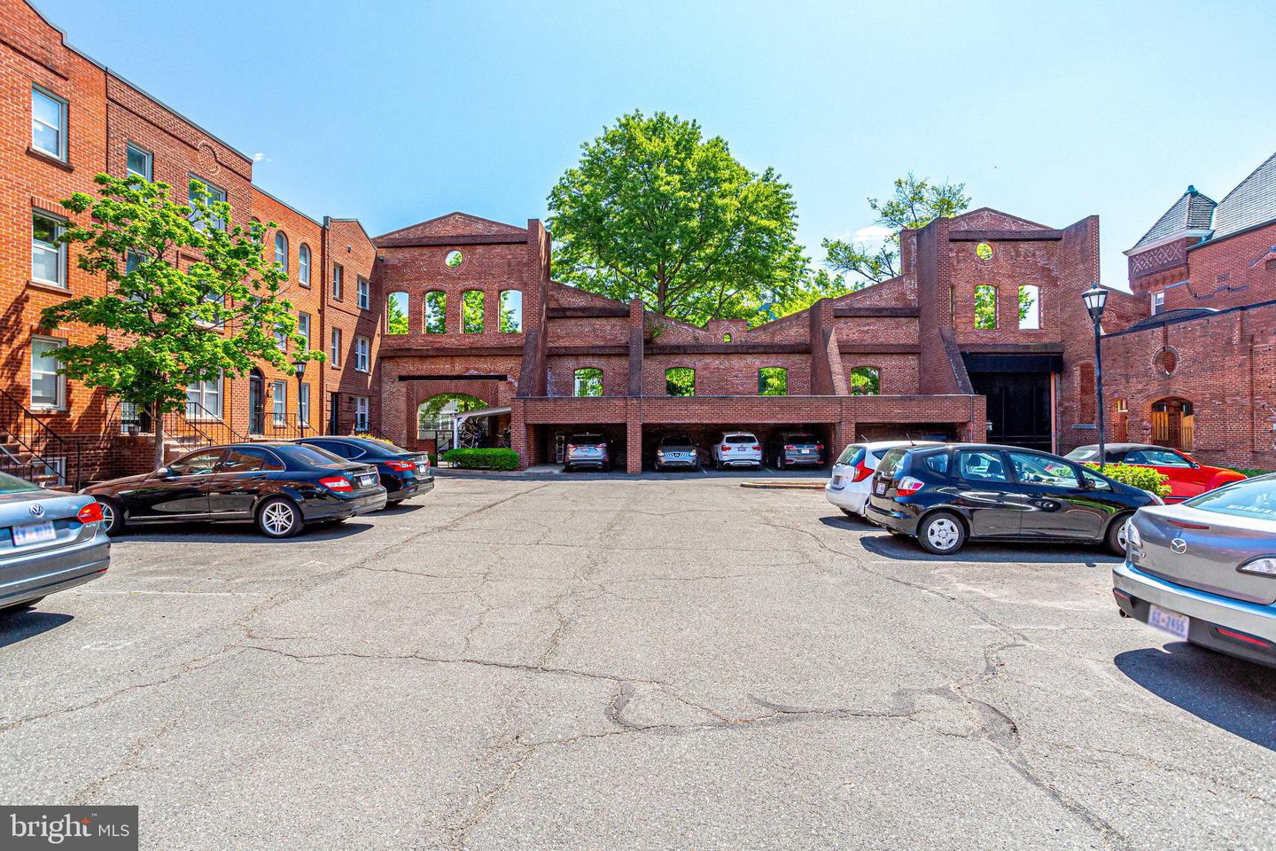 18 15TH ST NE #18, WASHINGTON, District Of Columbia 20002, 1 Bedroom Bedrooms, ,1 BathroomBathrooms,Residential,For sale,18 15TH ST NE #18,DCDC2208532 MLS # DCDC2208532