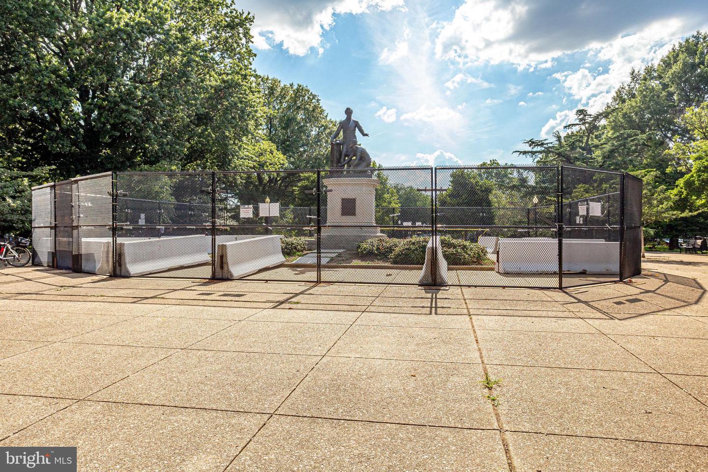 18 15TH ST NE #18, WASHINGTON, District Of Columbia 20002, 1 Bedroom Bedrooms, ,1 BathroomBathrooms,Residential,For sale,18 15TH ST NE #18,DCDC2208532 MLS # DCDC2208532