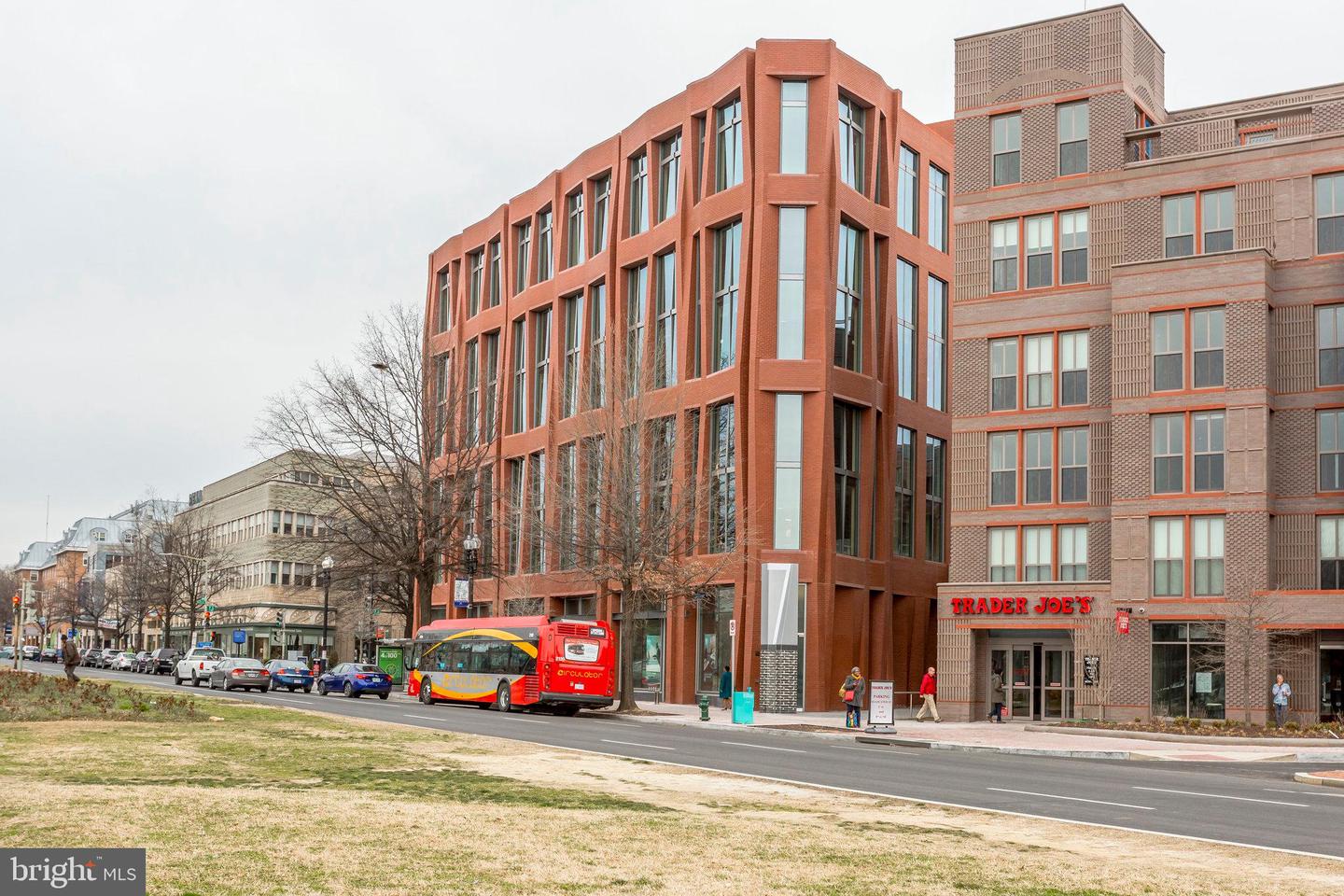 18 15TH ST NE #18, WASHINGTON, District Of Columbia 20002, 1 Bedroom Bedrooms, ,1 BathroomBathrooms,Residential,For sale,18 15TH ST NE #18,DCDC2208532 MLS # DCDC2208532