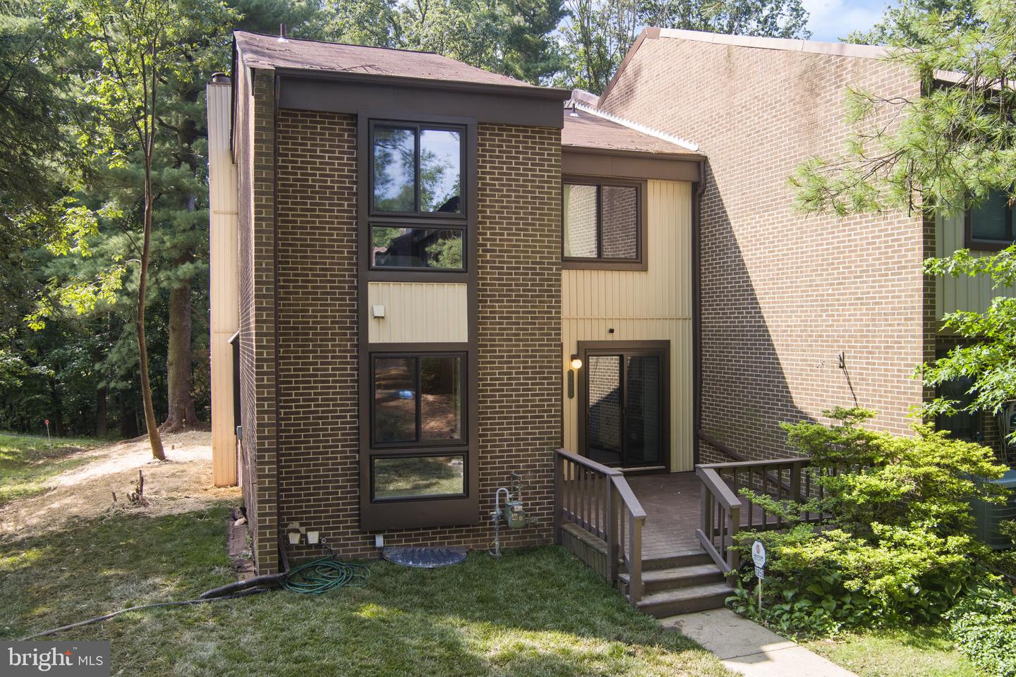 11858 S LAKES CT, RESTON, Virginia 20191, 3 Bedrooms Bedrooms, ,3 BathroomsBathrooms,Residential,For sale,11858 S LAKES CT,VAFX2253694 MLS # VAFX2253694