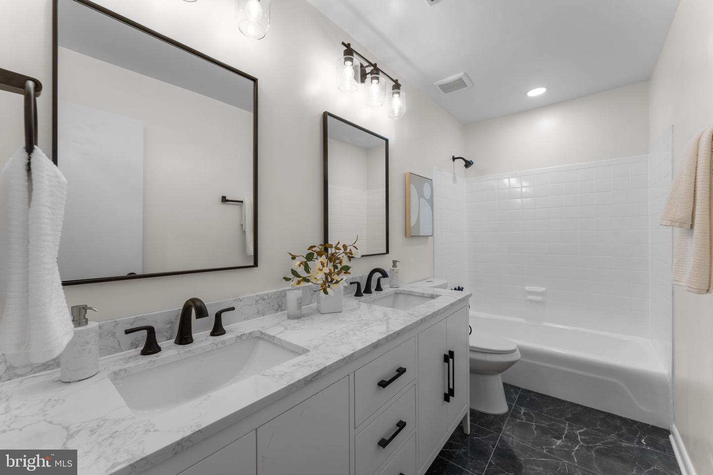 11858 S LAKES CT, RESTON, Virginia 20191, 3 Bedrooms Bedrooms, ,3 BathroomsBathrooms,Residential,For sale,11858 S LAKES CT,VAFX2253694 MLS # VAFX2253694