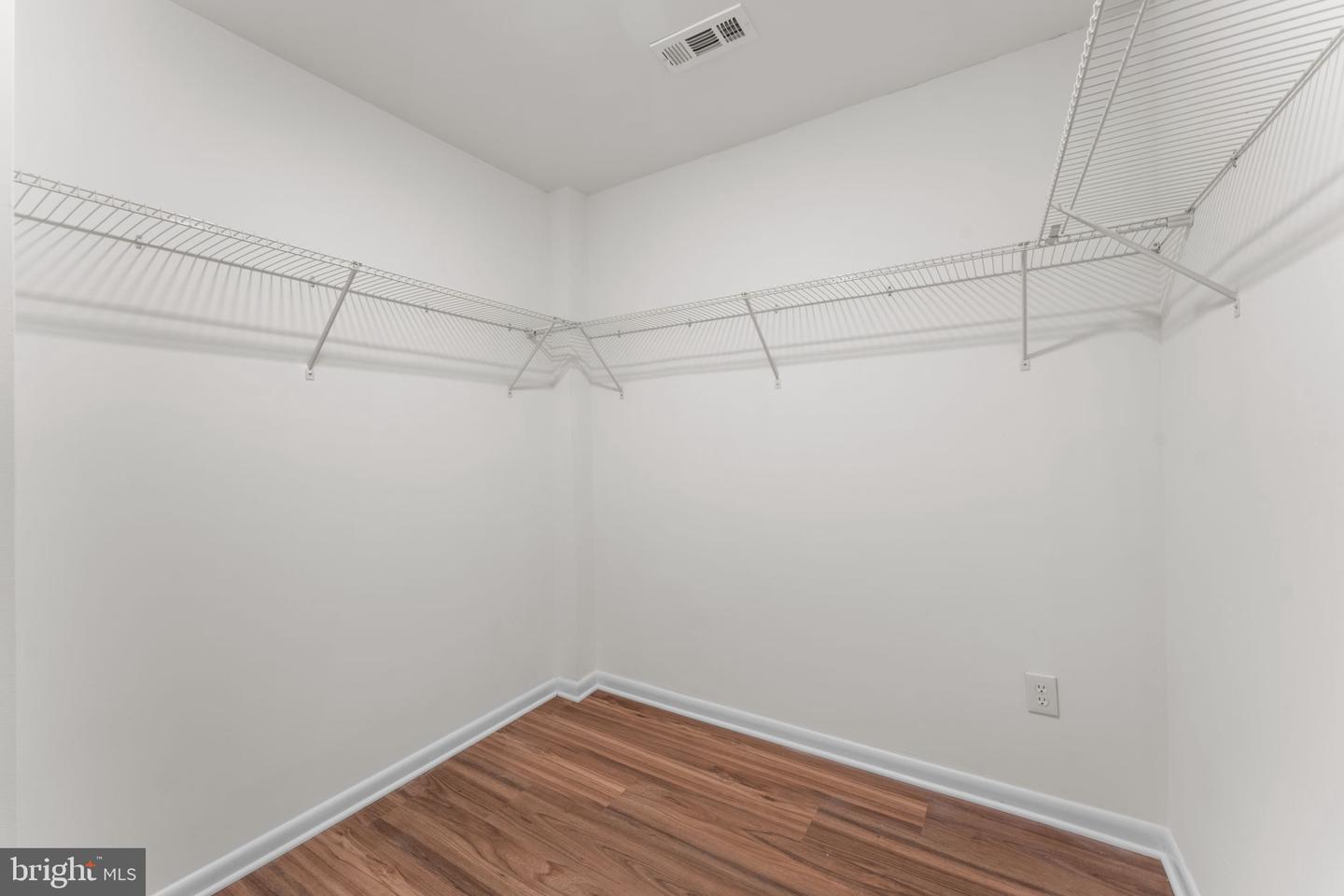 11858 S LAKES CT, RESTON, Virginia 20191, 3 Bedrooms Bedrooms, ,3 BathroomsBathrooms,Residential,For sale,11858 S LAKES CT,VAFX2253694 MLS # VAFX2253694