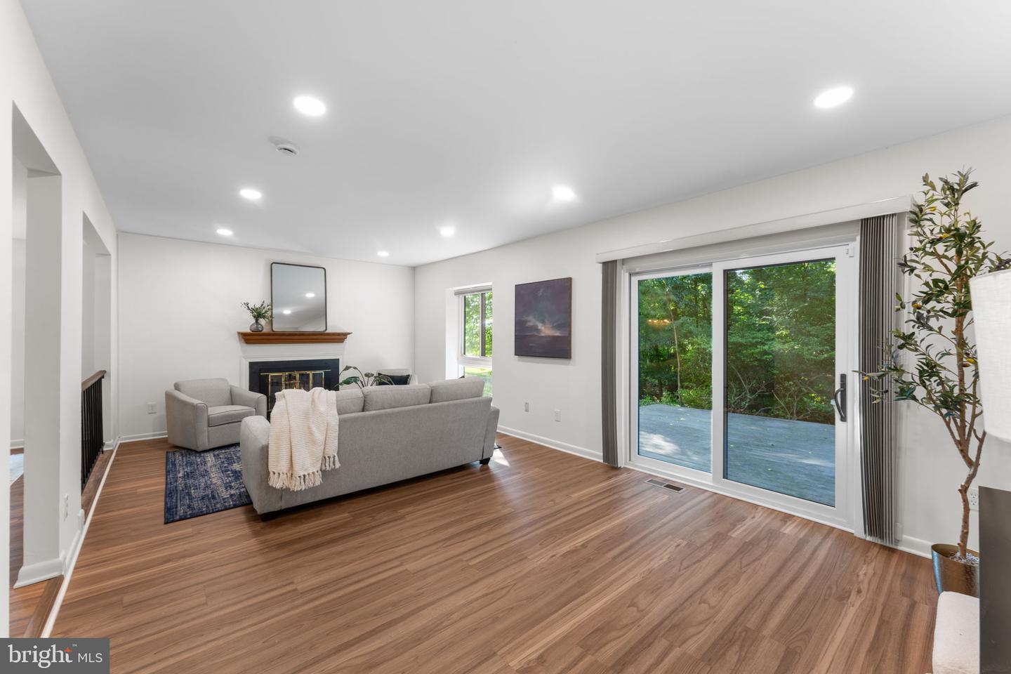 11858 S LAKES CT, RESTON, Virginia 20191, 3 Bedrooms Bedrooms, ,3 BathroomsBathrooms,Residential,For sale,11858 S LAKES CT,VAFX2253694 MLS # VAFX2253694