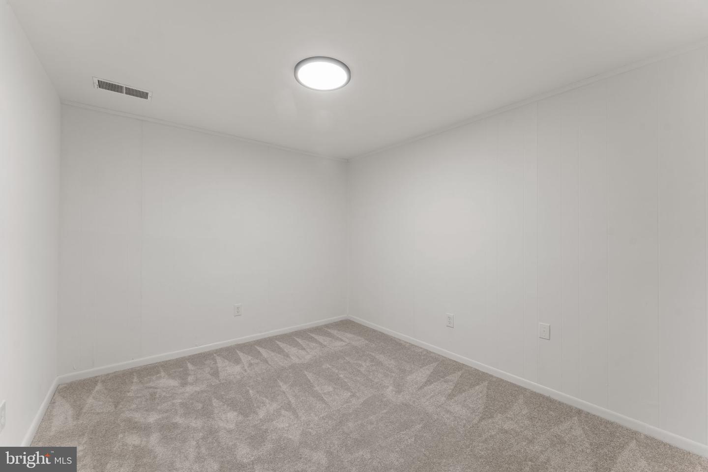 11858 S LAKES CT, RESTON, Virginia 20191, 3 Bedrooms Bedrooms, ,3 BathroomsBathrooms,Residential,For sale,11858 S LAKES CT,VAFX2253694 MLS # VAFX2253694