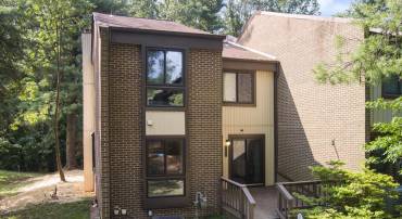 11858 S LAKES CT, RESTON, Virginia 20191, 3 Bedrooms Bedrooms, ,3 BathroomsBathrooms,Residential,For sale,11858 S LAKES CT,VAFX2253694 MLS # VAFX2253694
