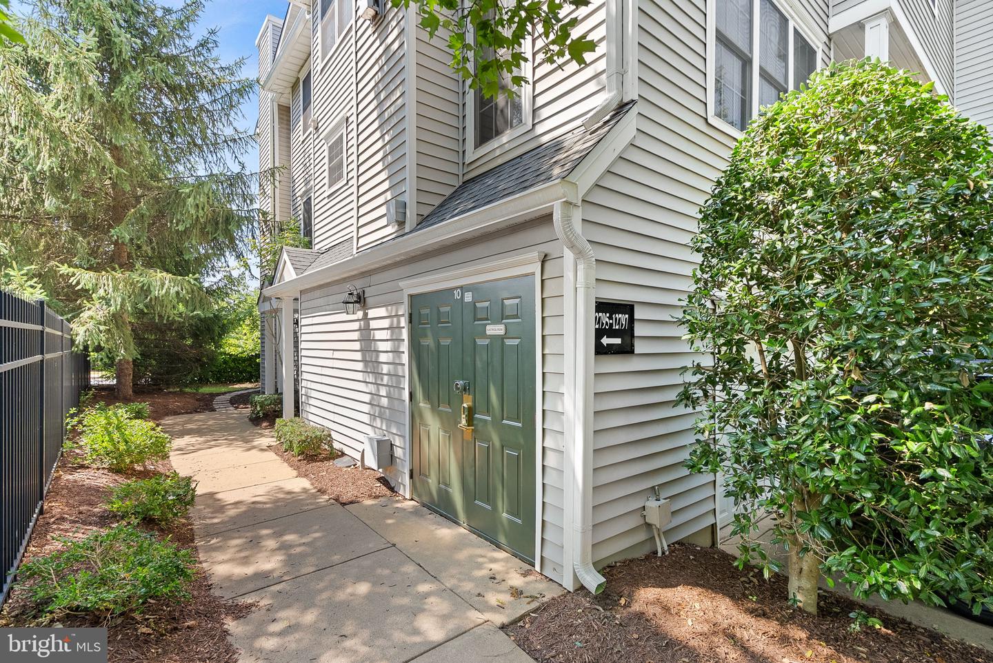 12797 FAIR BRIAR LN, FAIRFAX, Virginia 22033, 3 Bedrooms Bedrooms, ,3 BathroomsBathrooms,Residential,For sale,12797 FAIR BRIAR LN,VAFX2253756 MLS # VAFX2253756