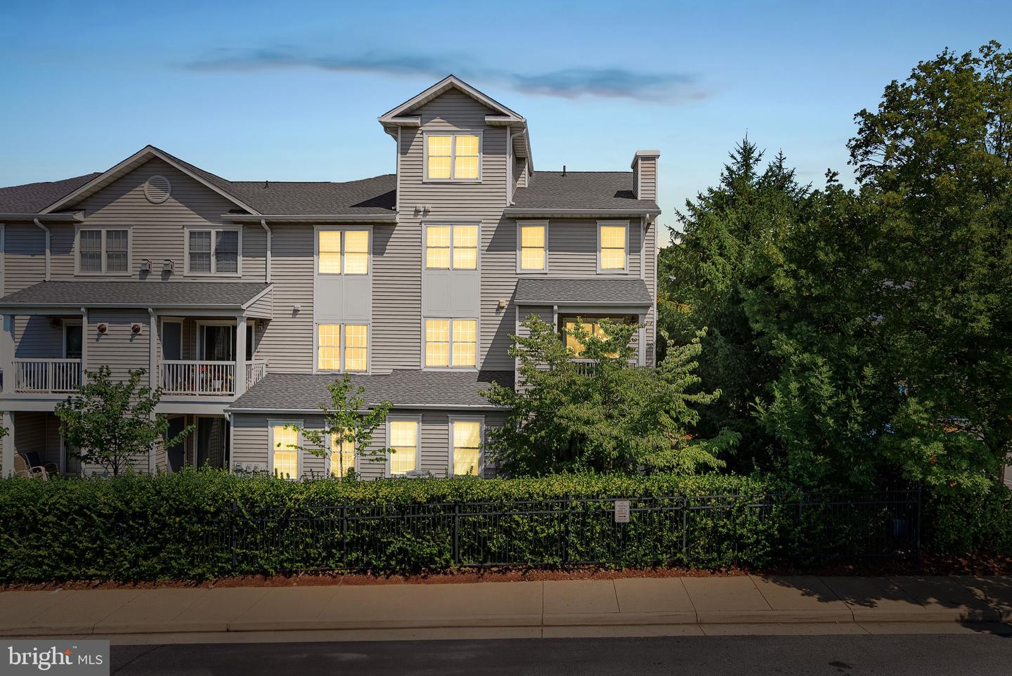 12797 FAIR BRIAR LN, FAIRFAX, Virginia 22033, 3 Bedrooms Bedrooms, ,3 BathroomsBathrooms,Residential,For sale,12797 FAIR BRIAR LN,VAFX2253756 MLS # VAFX2253756