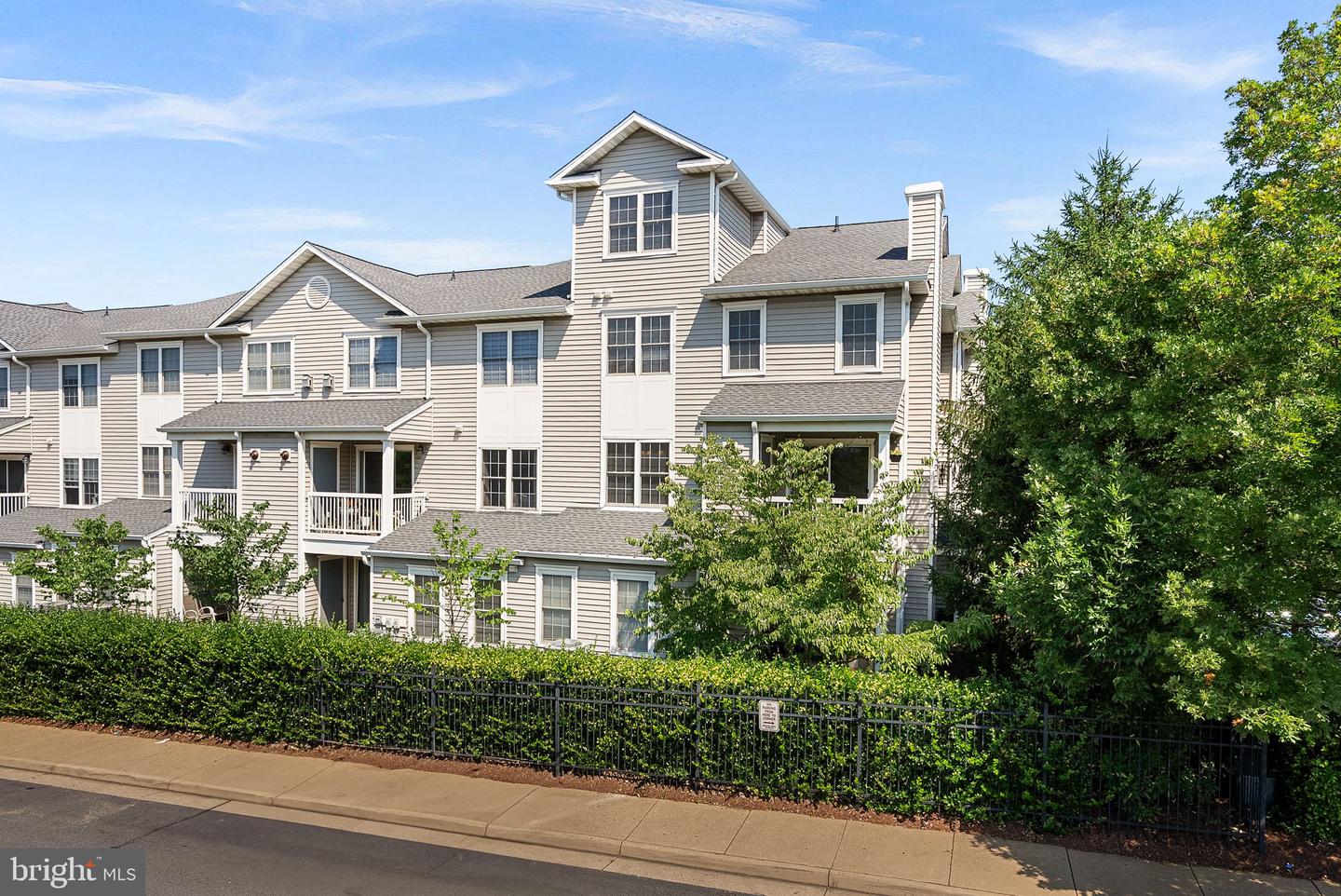 12797 FAIR BRIAR LN, FAIRFAX, Virginia 22033, 3 Bedrooms Bedrooms, ,3 BathroomsBathrooms,Residential,For sale,12797 FAIR BRIAR LN,VAFX2253756 MLS # VAFX2253756