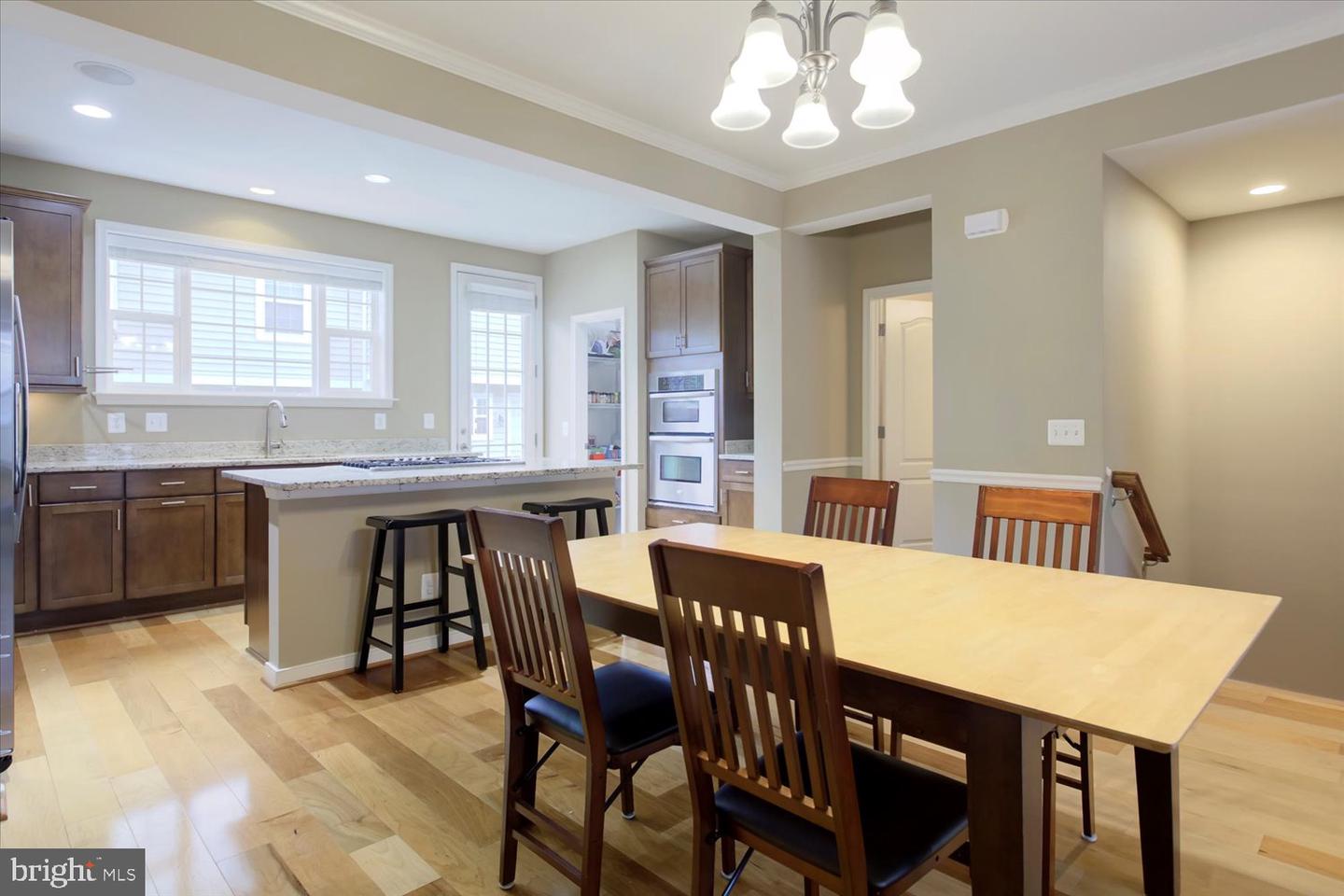 2046 BLUNT LN, ALEXANDRIA, Virginia 22303, 3 Bedrooms Bedrooms, ,3 BathroomsBathrooms,Residential,For sale,2046 BLUNT LN,VAFX2253784 MLS # VAFX2253784