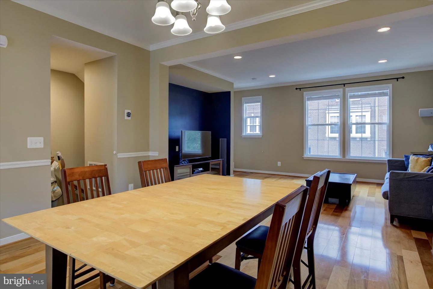 2046 BLUNT LN, ALEXANDRIA, Virginia 22303, 3 Bedrooms Bedrooms, ,3 BathroomsBathrooms,Residential,For sale,2046 BLUNT LN,VAFX2253784 MLS # VAFX2253784