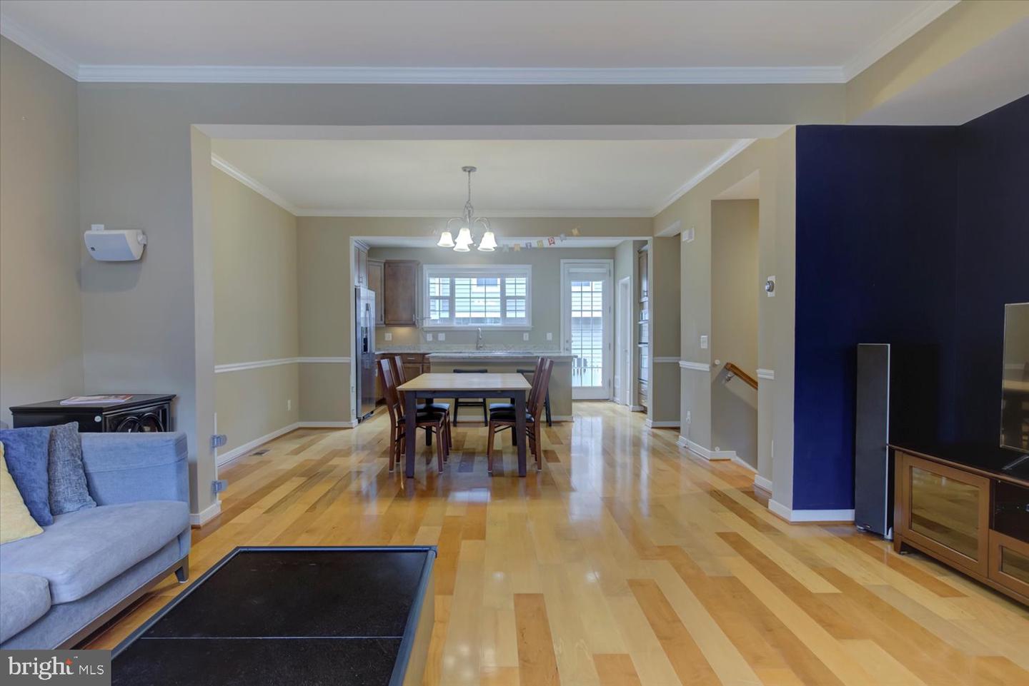 2046 BLUNT LN, ALEXANDRIA, Virginia 22303, 3 Bedrooms Bedrooms, ,3 BathroomsBathrooms,Residential,For sale,2046 BLUNT LN,VAFX2253784 MLS # VAFX2253784