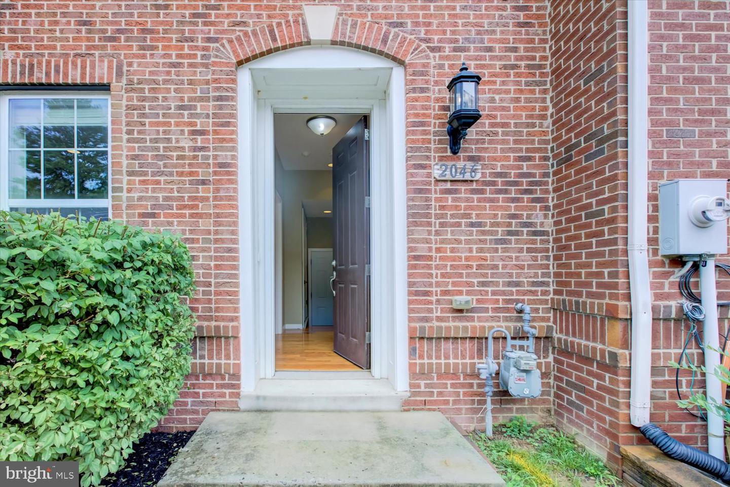 2046 BLUNT LN, ALEXANDRIA, Virginia 22303, 3 Bedrooms Bedrooms, ,3 BathroomsBathrooms,Residential,For sale,2046 BLUNT LN,VAFX2253784 MLS # VAFX2253784