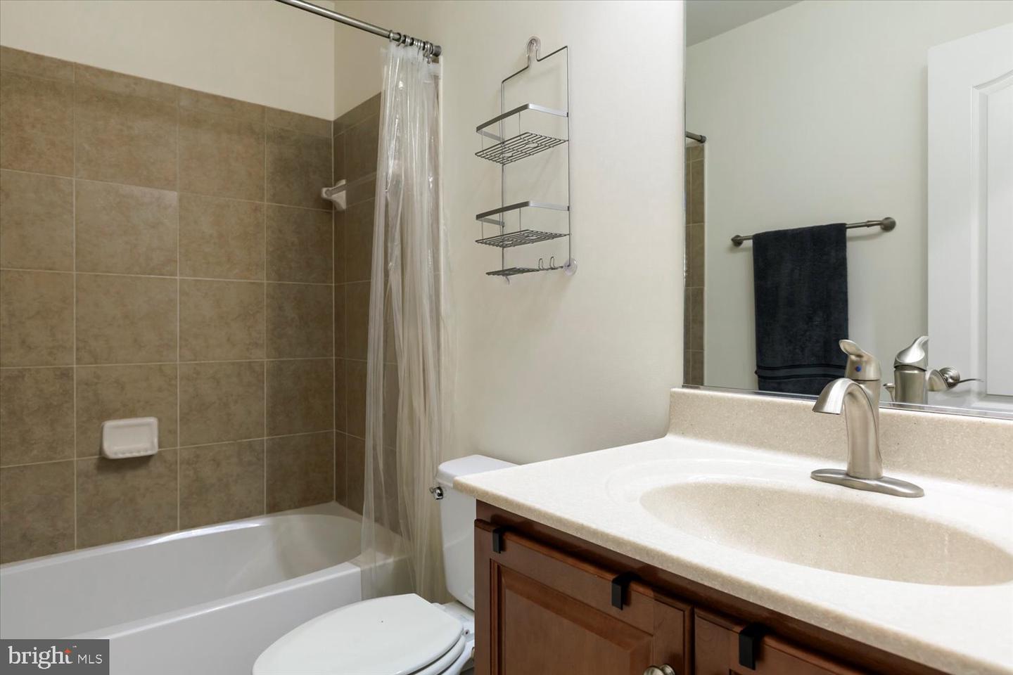 2046 BLUNT LN, ALEXANDRIA, Virginia 22303, 3 Bedrooms Bedrooms, ,3 BathroomsBathrooms,Residential,For sale,2046 BLUNT LN,VAFX2253784 MLS # VAFX2253784