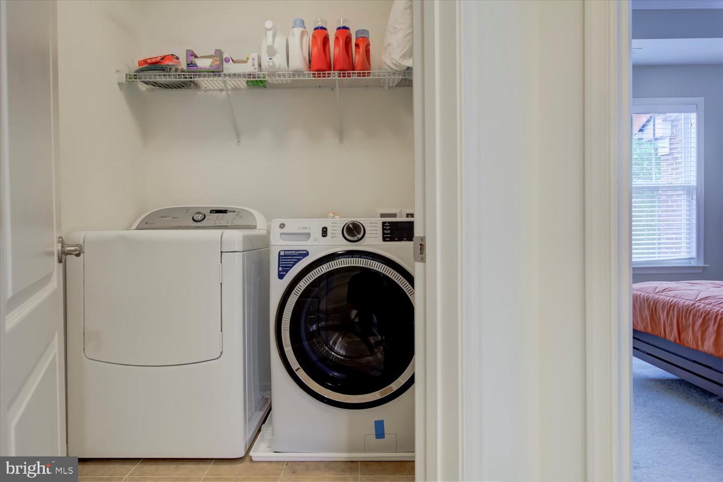 2046 BLUNT LN, ALEXANDRIA, Virginia 22303, 3 Bedrooms Bedrooms, ,3 BathroomsBathrooms,Residential,For sale,2046 BLUNT LN,VAFX2253784 MLS # VAFX2253784