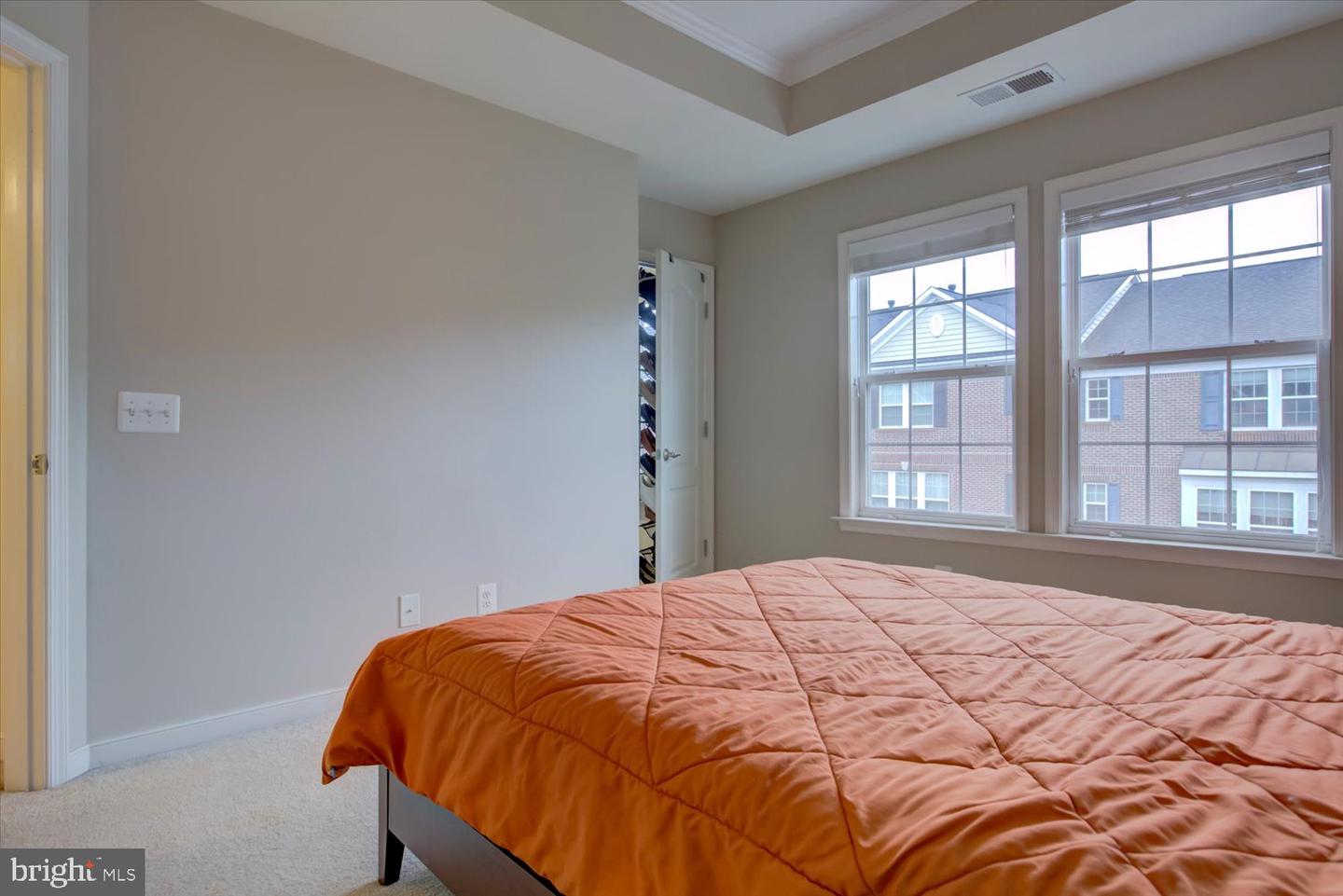 2046 BLUNT LN, ALEXANDRIA, Virginia 22303, 3 Bedrooms Bedrooms, ,3 BathroomsBathrooms,Residential,For sale,2046 BLUNT LN,VAFX2253784 MLS # VAFX2253784
