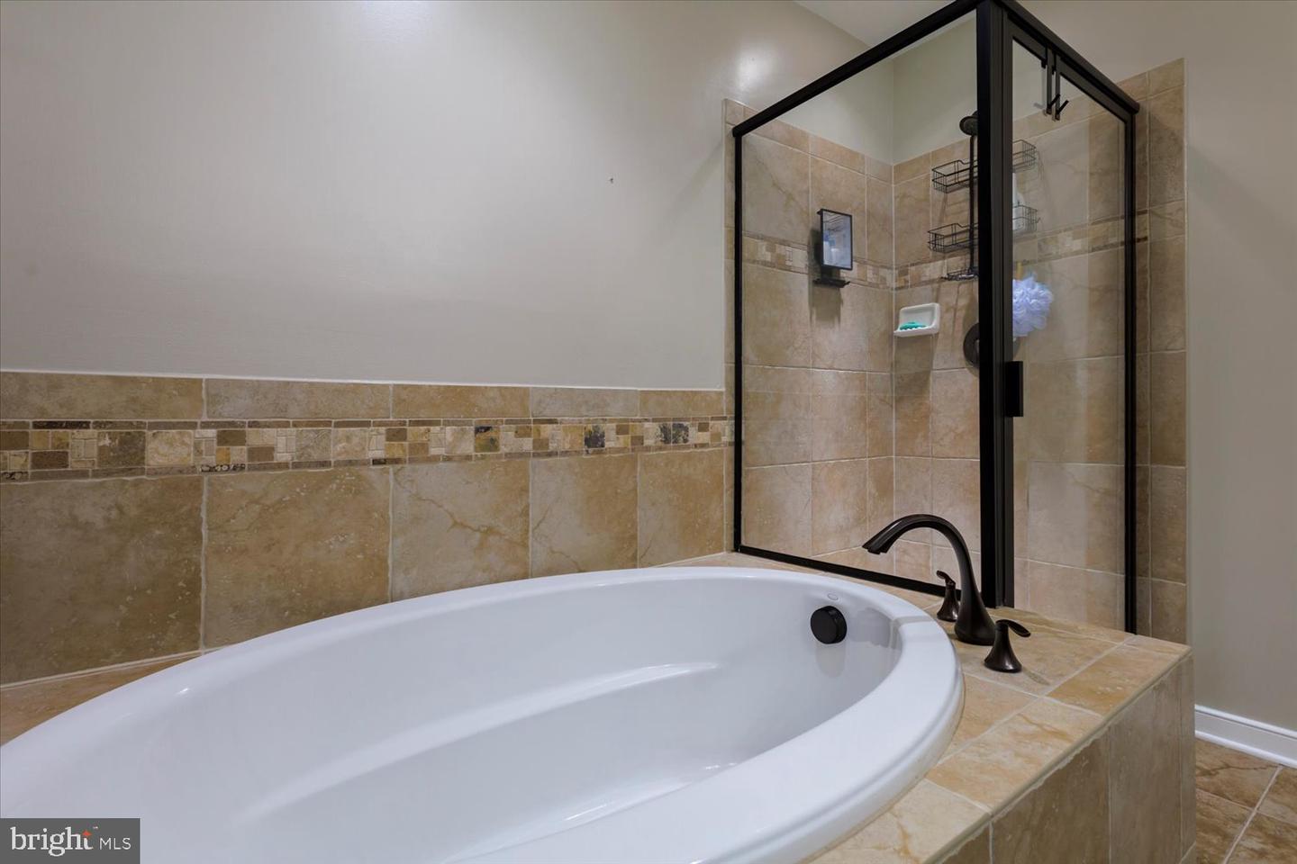 2046 BLUNT LN, ALEXANDRIA, Virginia 22303, 3 Bedrooms Bedrooms, ,3 BathroomsBathrooms,Residential,For sale,2046 BLUNT LN,VAFX2253784 MLS # VAFX2253784