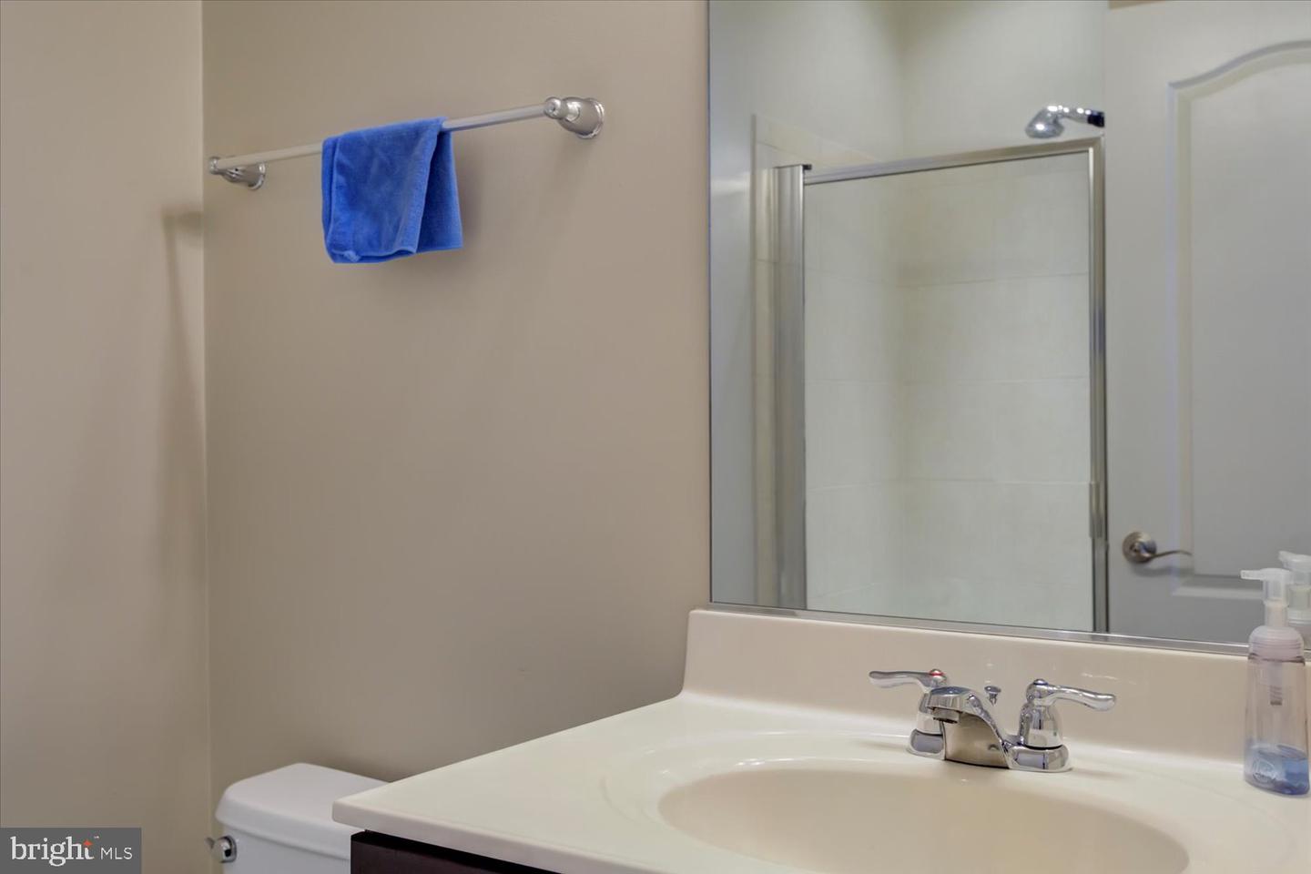 2046 BLUNT LN, ALEXANDRIA, Virginia 22303, 3 Bedrooms Bedrooms, ,3 BathroomsBathrooms,Residential,For sale,2046 BLUNT LN,VAFX2253784 MLS # VAFX2253784