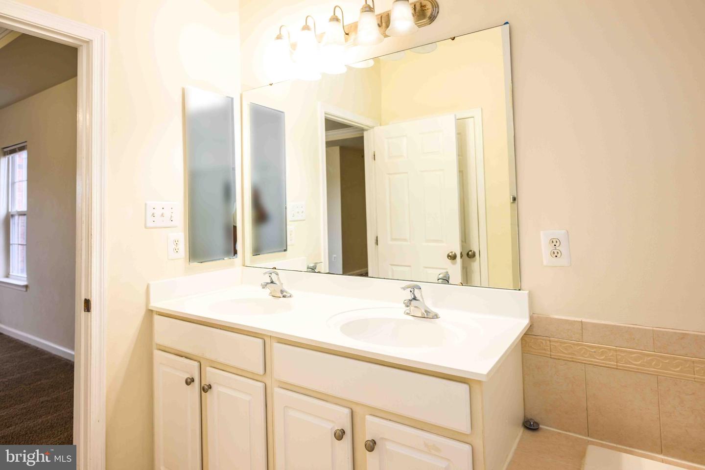 2691 SHEFFIELD HILL WAY, WOODBRIDGE, Virginia 22191, 3 Bedrooms Bedrooms, ,2 BathroomsBathrooms,Residential,For sale,2691 SHEFFIELD HILL WAY,VAPW2098510 MLS # VAPW2098510