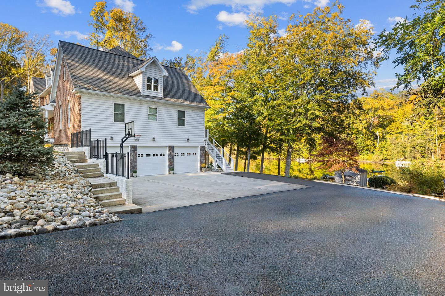 10823 GLADNEY DR, MANASSAS, Virginia 20111, 6 Bedrooms Bedrooms, 21 Rooms Rooms,5 BathroomsBathrooms,Residential,For sale,10823 GLADNEY DR,VAPW2098670 MLS # VAPW2098670